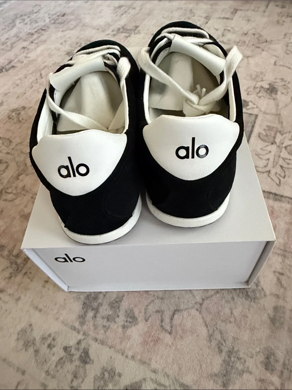 ALO Sunset Sneaker - Black
